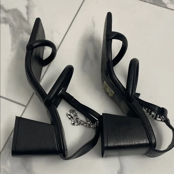 Free People Black Heeled Sandals with Chain Detail. Sz 38 - Picture 5 of 11